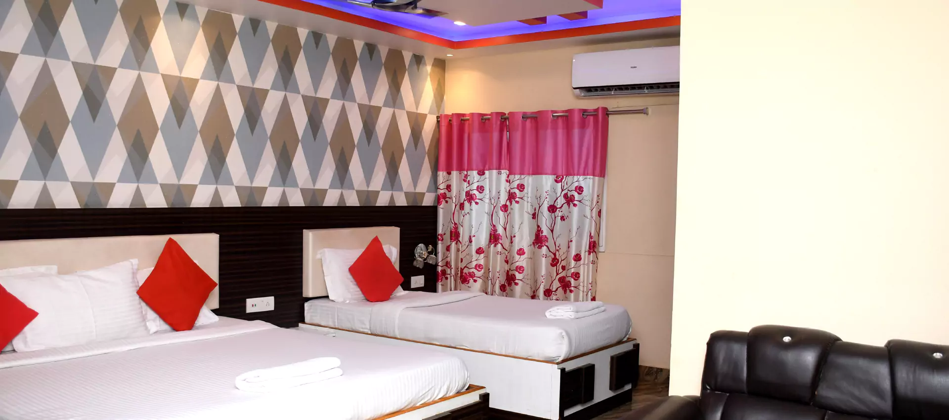 https://jasminehotelsandresorts.com/wp-content/uploads/2025/05/jasmine-hotel-banner-2.webp